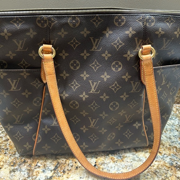 Louis Vuitton Totally MM bag - Picture 3 of 12